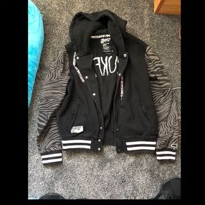 Hardly worn got it as a trend